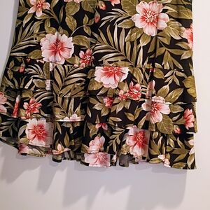 American Eagle Outfitters Floral A-Line Skirt - Black and Pink